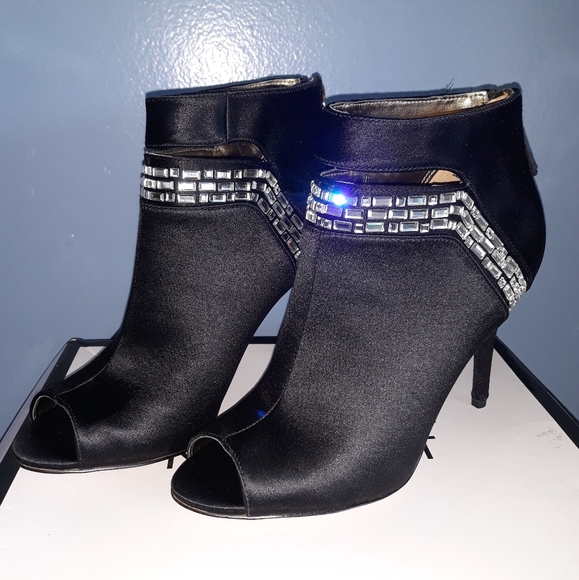 NWOT - Nine West Do It Now Booties - Picture 5 of 7